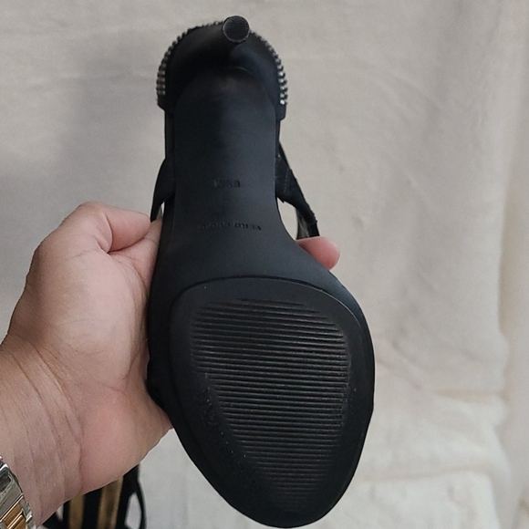 BCBG MaxAzria heels - Picture 5 of 10